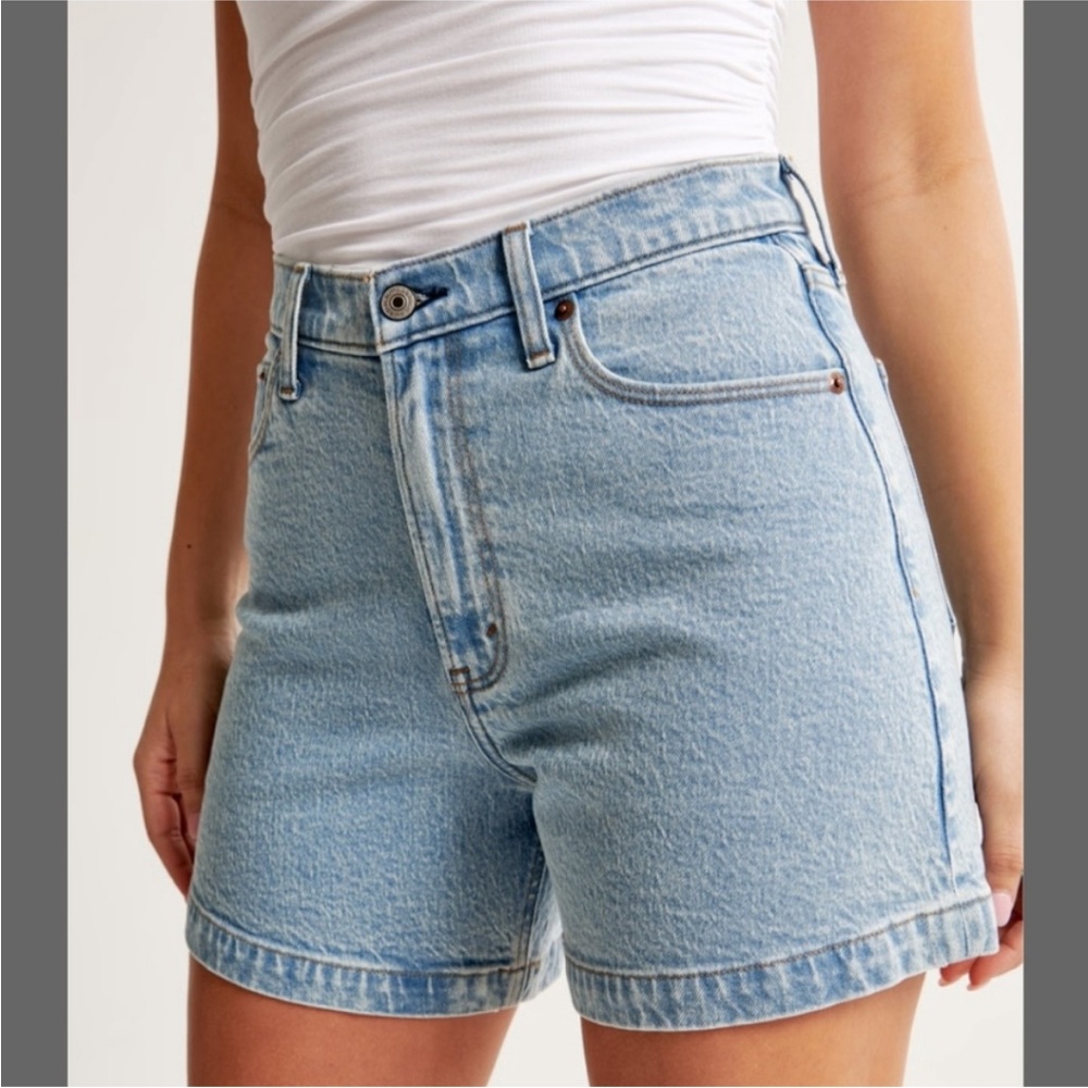 Abercrombie and Fitch Curve Love High Rise Dad Short, 32